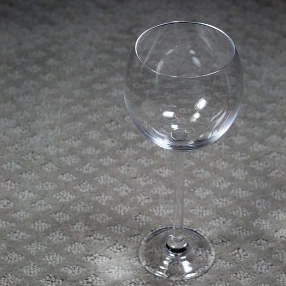 Set of two 9" Balloon Wine Glasses - Picture 1 of 2
